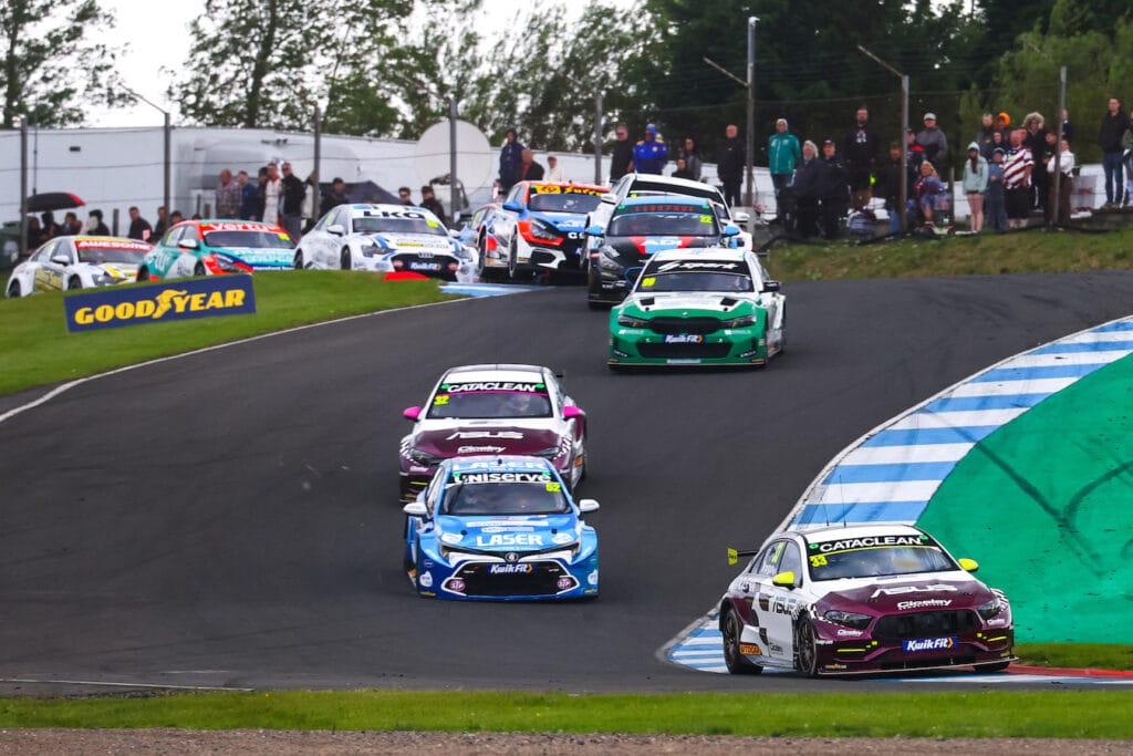 MORGAN MASTERS KNOCKHILL
TO WIN ‘RACE TO POLE’